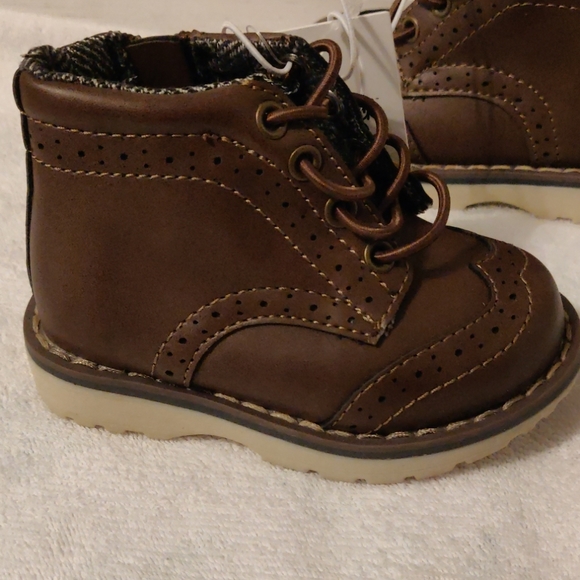 PRICE DROP! Cat & Jack Boots Brand New w/ Tags - Picture 4 of 6